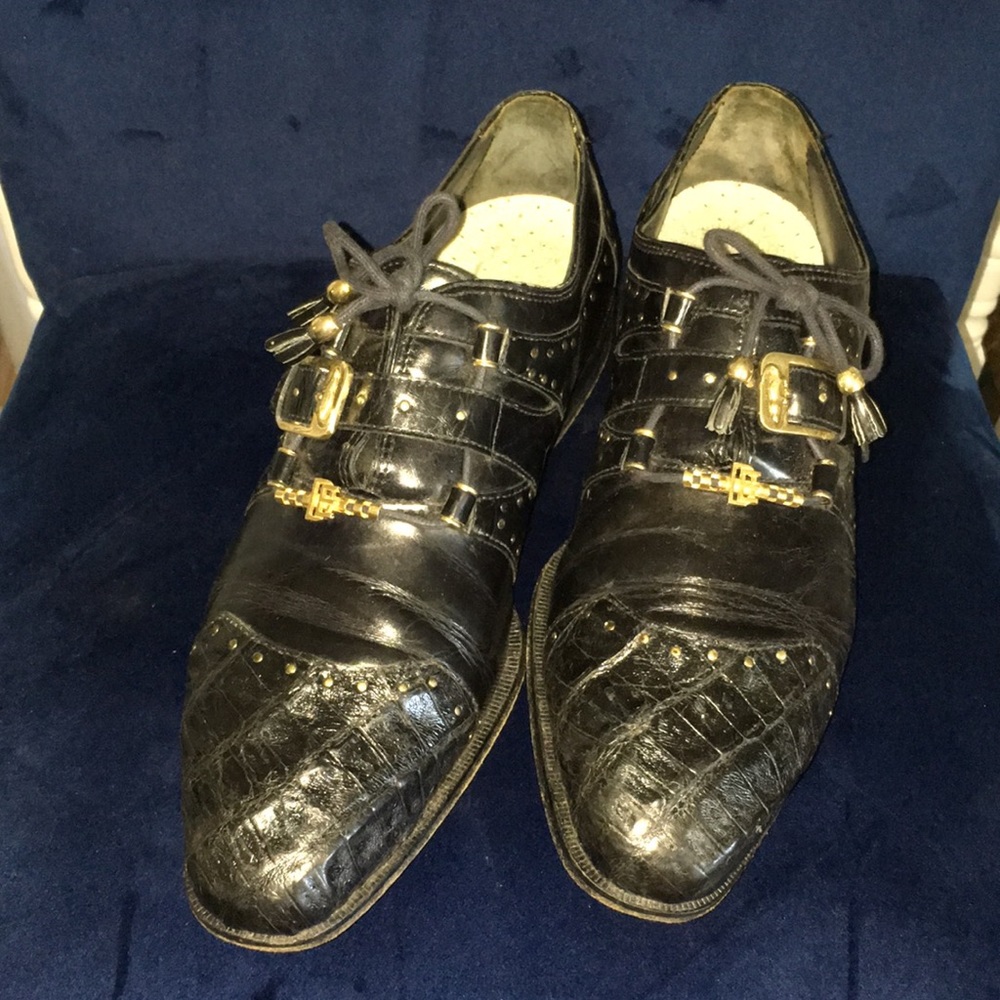 Men dress shoe